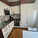 Elegant Apartment In Lovely Location